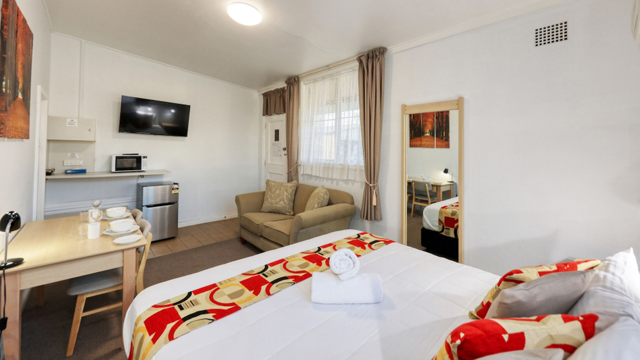 Bedroom 2, CBD Gi Motel, Glen Innes Severn