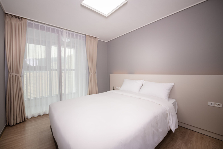 Bedroom 3, Sollago Myeongdong Hotel & Residence, Jung