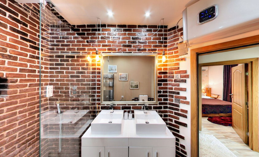 Bathroom 3, Cherry Tree Cottage, Varna