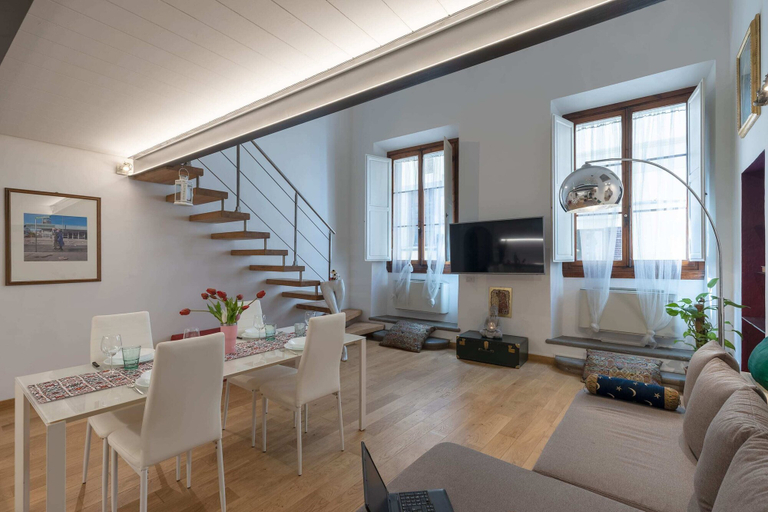 Others 4, Monalda Loft 2, Florence