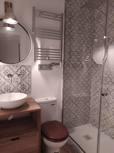 Bathroom 5, Apartahotel Quo Eraso, Madrid