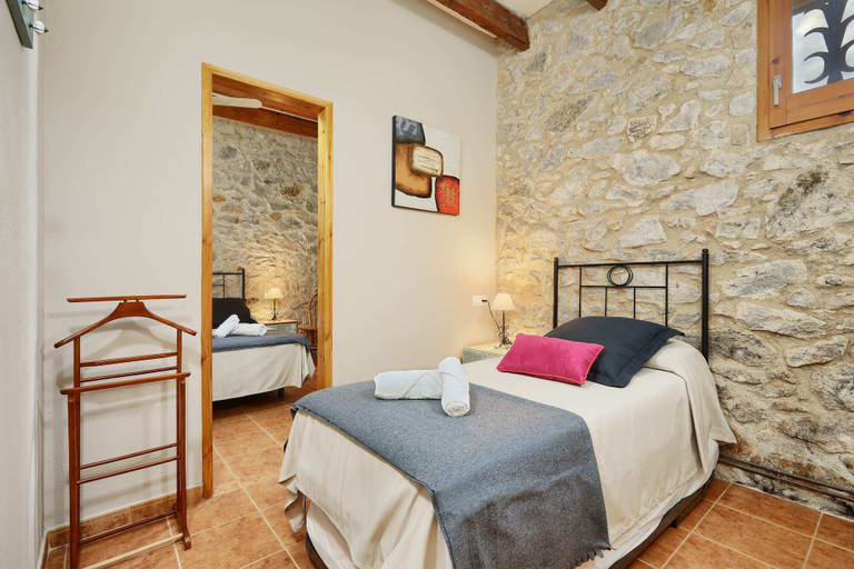 Bedroom 2, Mas Ribas Turismo Rural, Girona