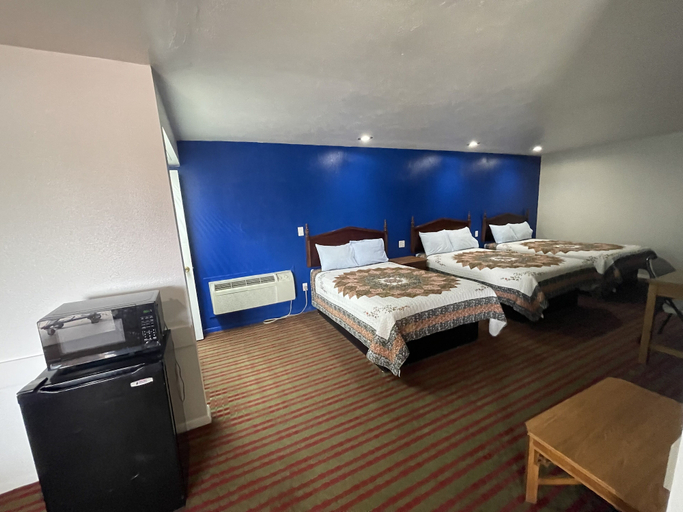 Bedroom 2, Red River Inn, Red River