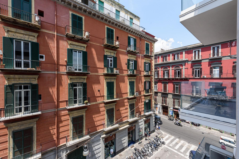 Room 2, Via Niccol Tommaseo 4 - Appartamento 5, Napoli