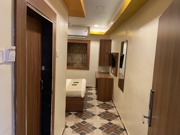 Others 4, Hotel Jodiya - Near CST, Mumbai City