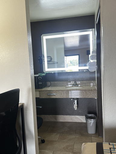 Bathroom 4