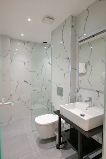 Bathroom 4, Hotel Nertili, Sarandës