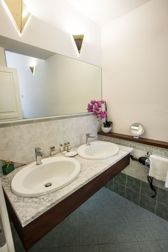 Bathroom 5, Residenza delle arti, Florence