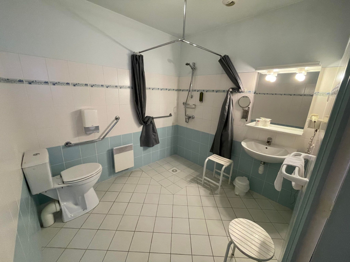 Bathroom 3, Hotel du Chateau, Ille-et-Vilaine