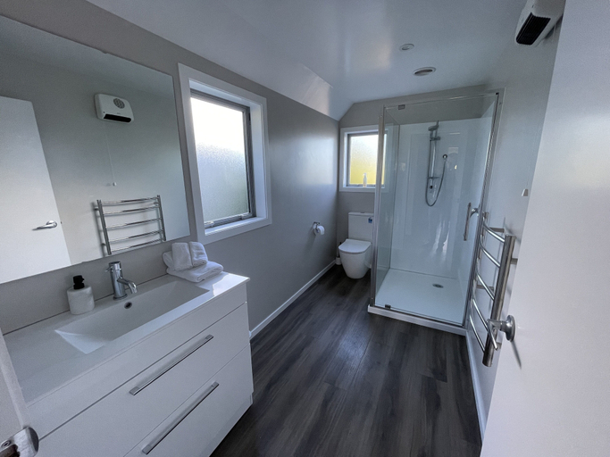 Bathroom 4, Pudding Hill Lodge & Chalets, Ashburton