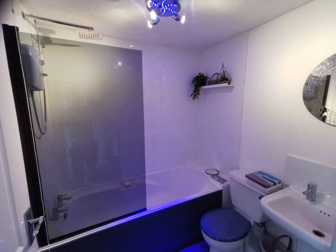Bathroom 4, 2-bed House in Macclesfield Cheshire, Cheshire East