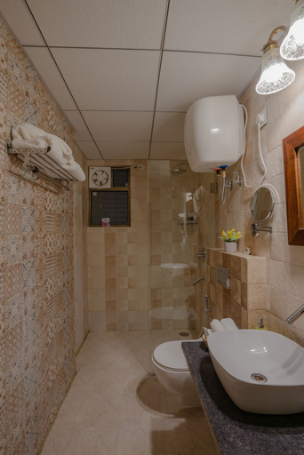 Bathroom 3, 35 Sahakar Suites, Jaipur