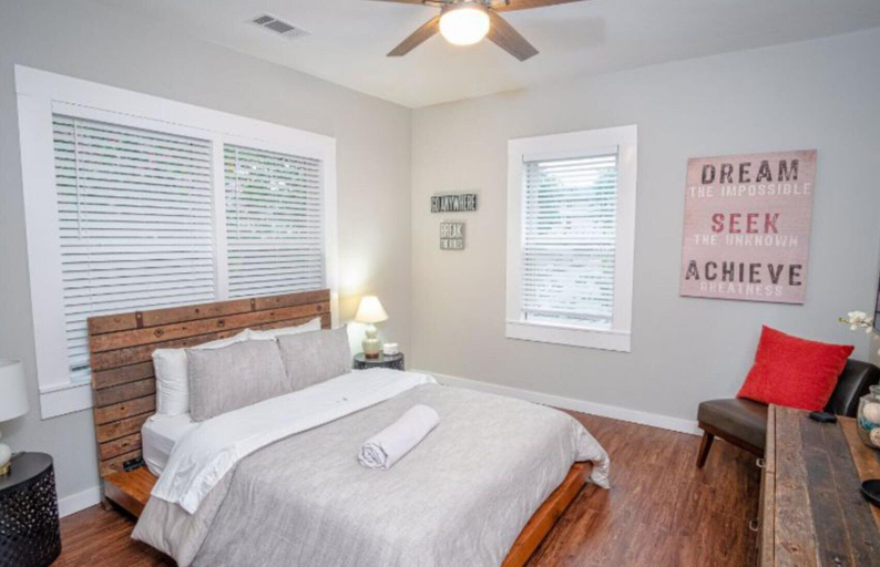 Bedroom 4, Remodeled Modern 1BR 1BA Apt Near Downtown 5min Pearl, Bexar