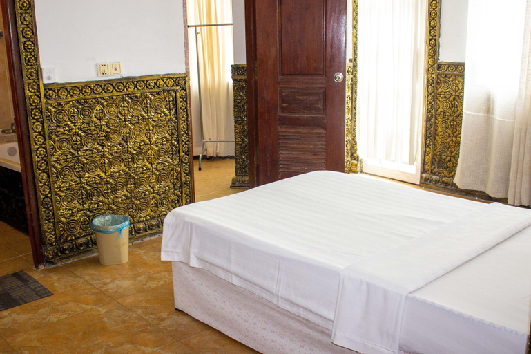 Bedroom 12