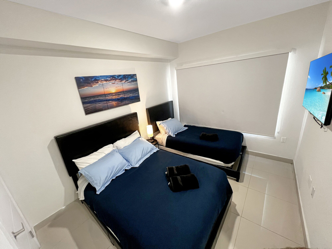 Bedroom 2, Experience Luna Sky! 65" TV Bar BBQ go FL Keys, Miami-Dade