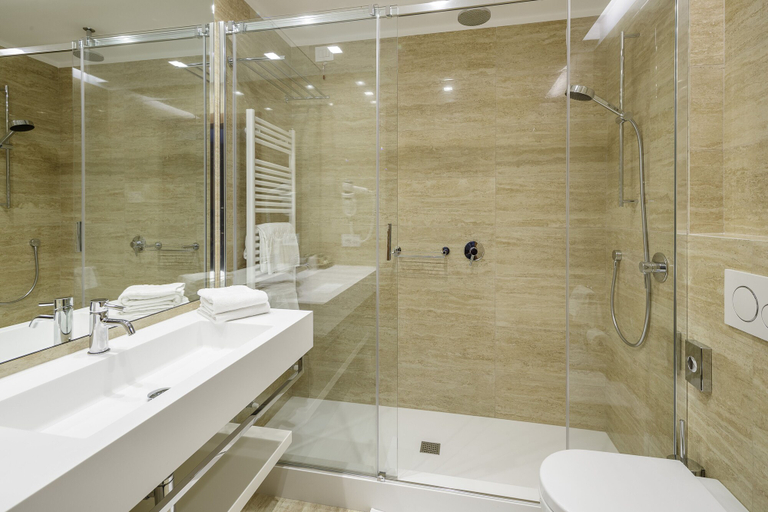 Bathroom 5, Lajadira Hotel & Spa, Belluno