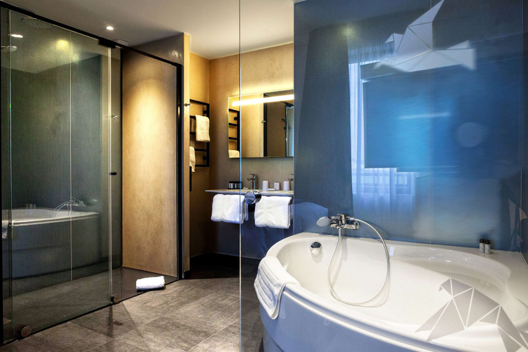 Bathroom 3, Kyriad Prestige Hôtel and Spa, Amiens Nord, Somme