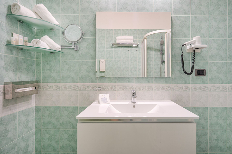 Bathroom 4, Felix Hotels - Hotel La Baja, Oristano