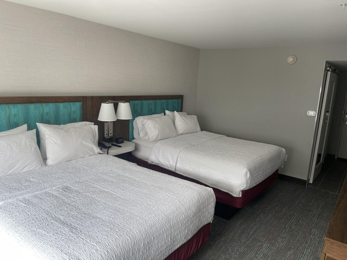 Bedroom 3, Hampton Inn Detroit Southfield, Oakland