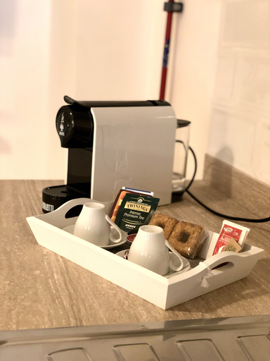 Food & Drinks 3, Residence D'azeglio, Palermo