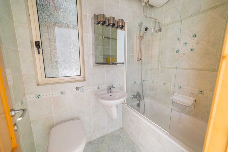 Bathroom, Superb Views of Spinola Bay in Heart of St.julians, St Julian's