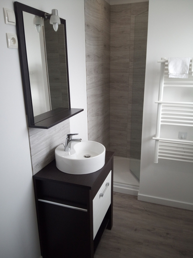 Bathroom 5, R & C - Room and Calm, Vendée