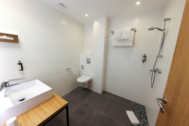 Bathroom 4, HOTEL MEDITERRANEE, Haute-Corse