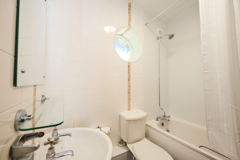 Bathroom 3, Red Lion Parbold, Lancashire