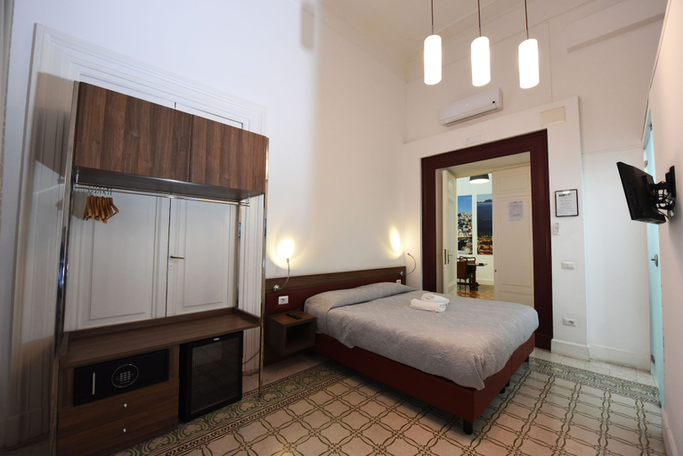 Bedroom 4, Maison Toledo 210, Napoli