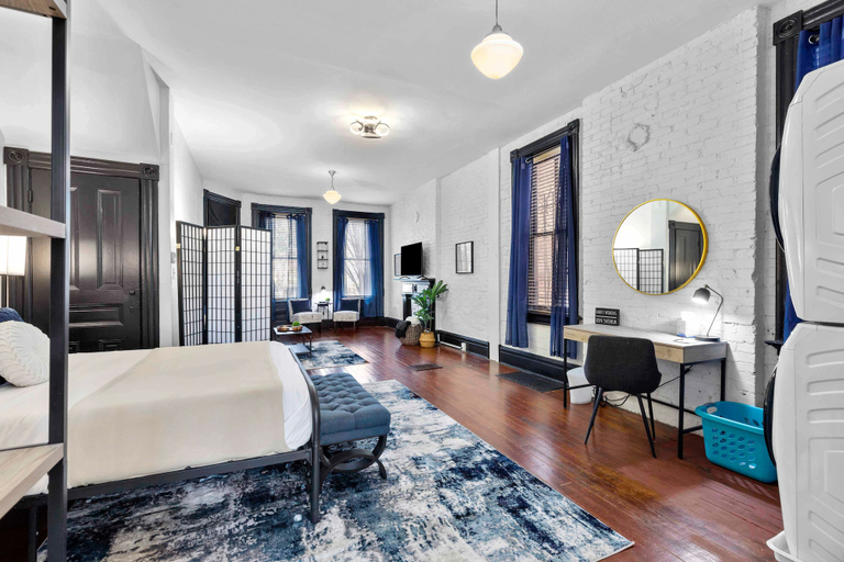 Bedroom 3, Charming Studio on Cherokee Street - JZ Vacation Rentals, Saint Louis