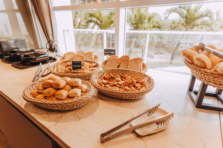 Food & Drinks 7