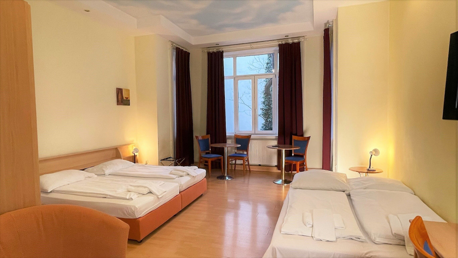 Bedroom 4, Pension Vera, Wien