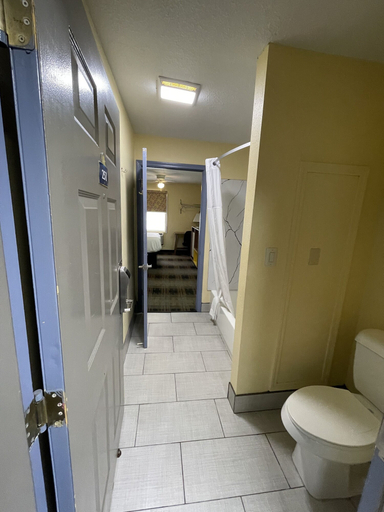 Bathroom 4, Days Inn by Wyndham Holladay, Decatur