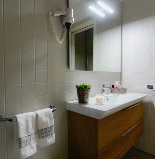 Bathroom 5, Golf Hotel Castelconturbia, Novara