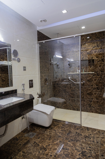 Bathroom 5, Carawan Hotel Jeddah, Jeddah