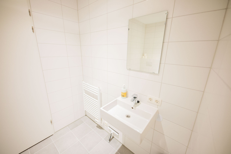 Bathroom 4, Alphabet Apartments The Hendrik, Rotterdam