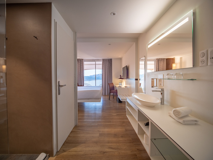Bathroom 4, Côté Thalasso, Pyrénées-Orientales