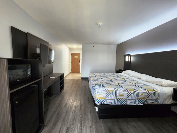 Bedroom 4, Motel 6 Pine Bluff, AR, Jefferson