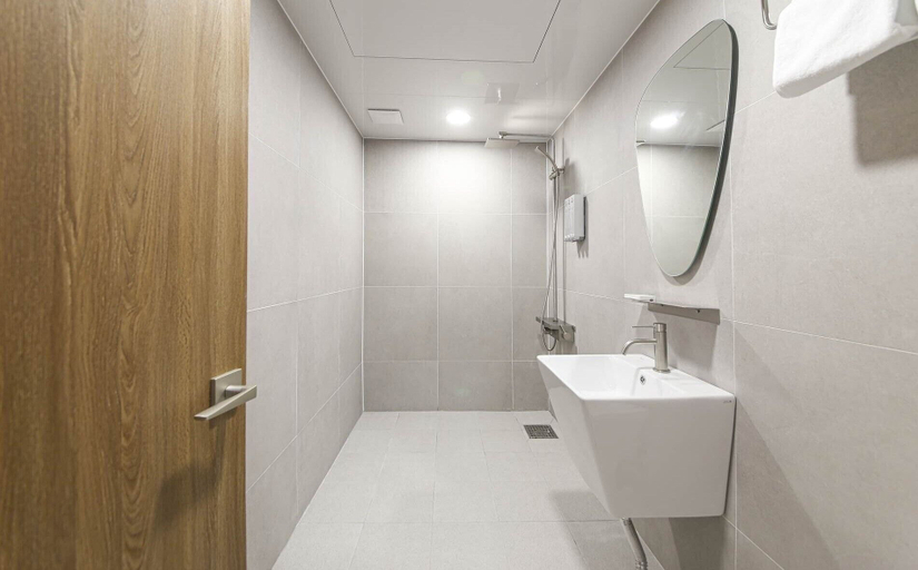 Bathroom 4, Brown Dot Hotel Sinan, Buk