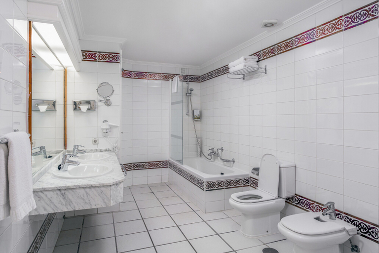 Bathroom 5, Santa Barbara Golf And Ocean Club, Santa Cruz de Tenerife