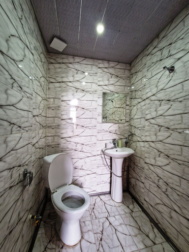 Bathroom 5, Friendly Hotel, Tbilisi