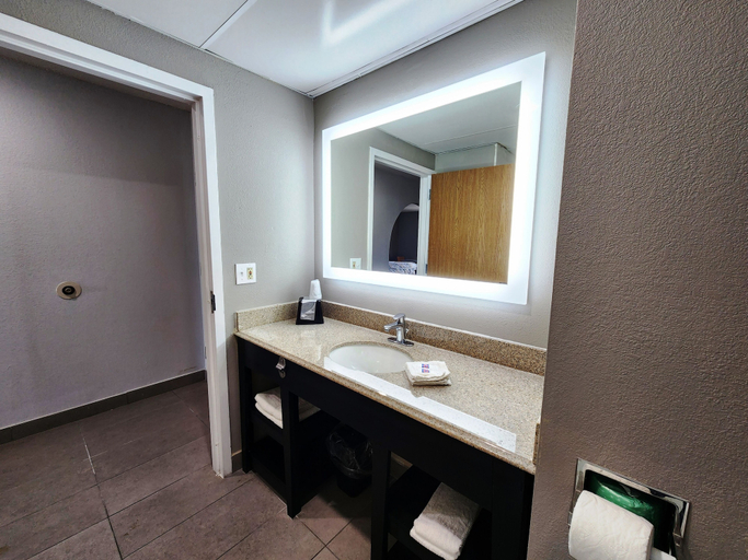Bathroom 4, Motel 6 Pine Bluff, AR, Jefferson