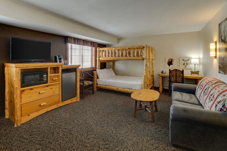 Bedroom 3, Stoney Creek Inn Quincy, Adams