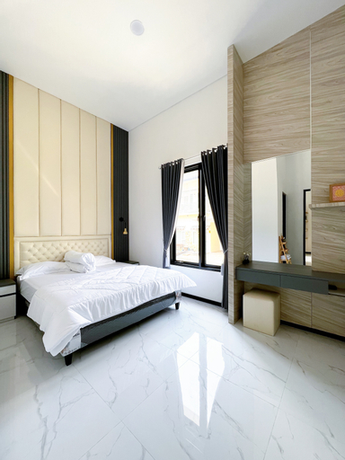 Bedroom 2, Villa Amithy Batu Malang with Private Pool, Malang