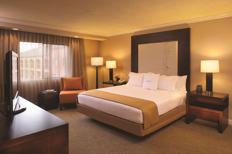 Bedroom 5, DoubleTree by Hilton Sonoma - Wine Country, Sonoma