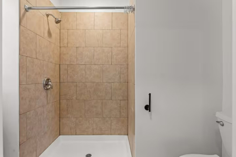 Bathroom 4, Cozy&Chic 2BR Apartment, Philadelphia