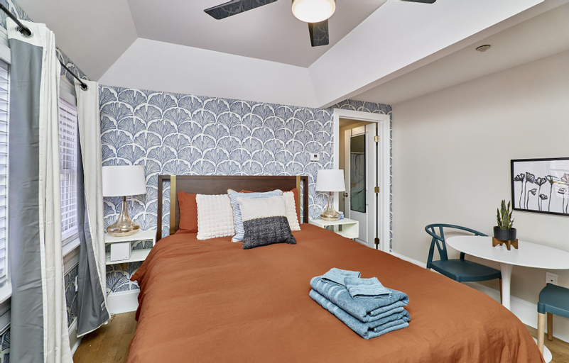 Bedroom 28