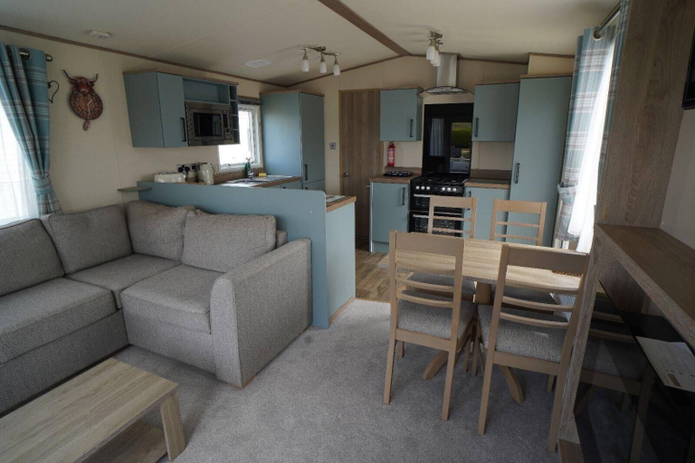 Others 5, Luxury Caravan-sleeps 6- Pets Ok-site Pool, Cambridgeshire