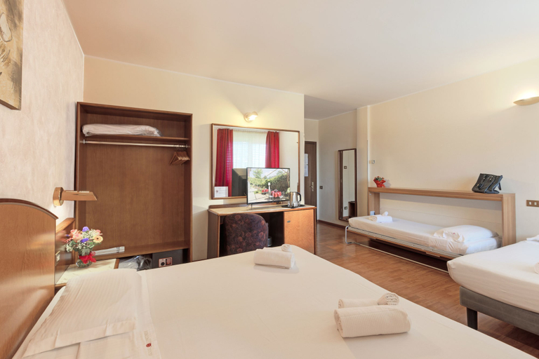 Bedroom 2, Hotel Concorde Fiera, Varese