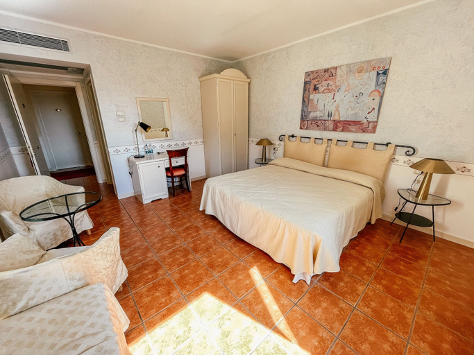 Bedroom 3, Hotel Caroline, Varese